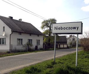 Zrównali wieś z ziemią, a ludzi kazali przenieść