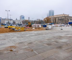 Trwa przebudowa części dawnego Placu Defilad w plac Centralny