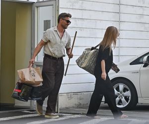 Agnieszka Kaczorowska i Marcin Rogacewicz z kijkiem wychodzą z treningu