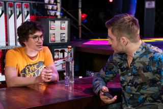 Na Wspólnej, odc. 2902. Bruno (Dawid Czupryński), Jarek (Wojciech Rotowski)