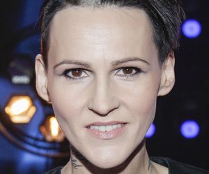 Chylińska nieźle się zmieniła. Duże usta i gładka twarz. Poznajecie ją jeszcze?