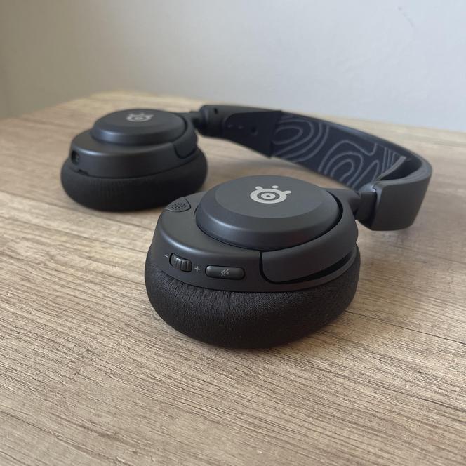 SteelSeries Arctis Nova 5