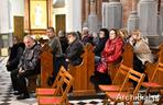 Papieski paliusz na ramionach Metropolity Białostockiego