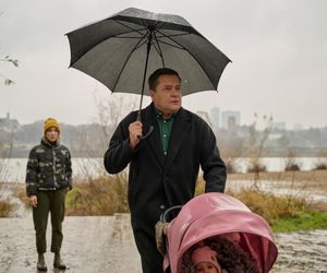 Na Wspólnej odc. 3983. Iga (Lidia Sadowa), Michał (Robert Kudelski), Nadia (Marcelina Sałek)