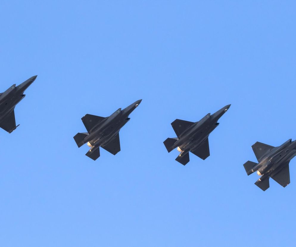 Myśliwce w polskiej przestrzeni powietrznej. Trwa operacja lotnictwa 