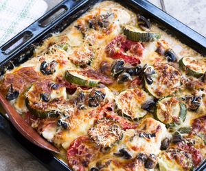 Zapiekana cukinia z parmezanem - przepis kuchni włoskiej