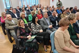 Symboliczne czeki odebrali już w Siedlcach przedstawiciele powiatów siedleckiego, sokołowskiego i węgrowskiego