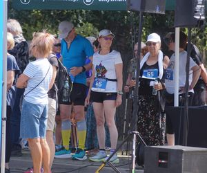 Seniorzy w Bydgoszczy pokazali moc! Blisko setka na starcie pierwszego Biegu Seniora