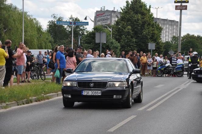 Dni Skarżyska 2023. Parada kabrioletów ulicami miasta