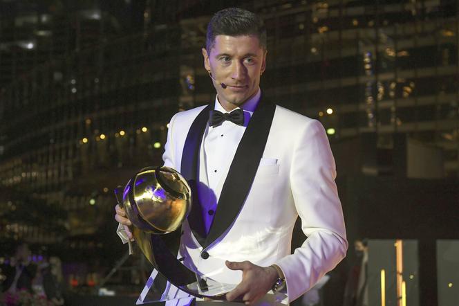 To w tej szkole Robert Lewandowski stawiał pierwsze kroki! Wiemy, jakim był uczniem [ZDJĘCIA]