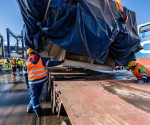 Duża tarcza TBM już jedzie na plac budowy w Małopolsce