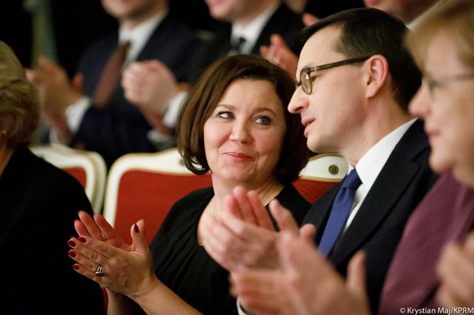 Premier dziękuje żonie.
