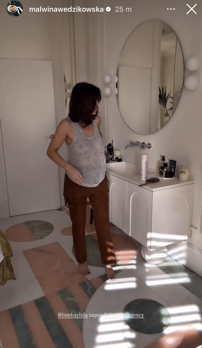 Malwina Wędzikowska w ręczniku i... bez