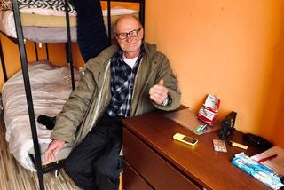 Poprosił o piosenkę - dostał mieszkanie! Dzięki słuchaczom VOX FM Pan Zygmunt nie jest już bezdomny!