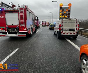 Pożar ciężarówki przewożącej paliwo lotnicze na autostradzie A1