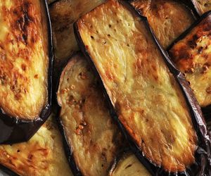 Jak oszczędnie smażyć bakłażany: 3 sprytne sposoby na użycie małej ilości oleju