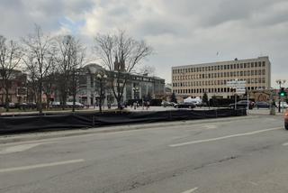 Jak wyglądał Skwer im. Jana Pawła II w Siedlcach i jego okolica w marcu 2021 roku