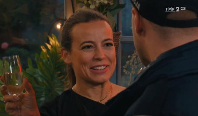 M jak miłość odc. 1632. Magda (Anna Mucha), policjant