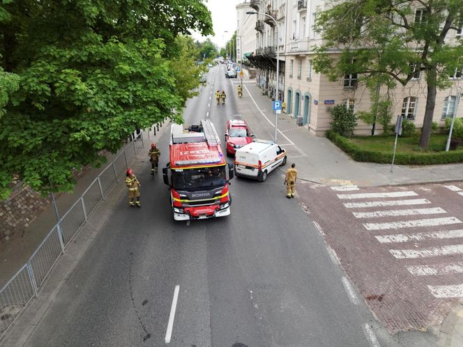 Ludzie usłyszeli huk, z okien buchnął pył. Runęła część zabytkowej kamienicy w Śródmieściu