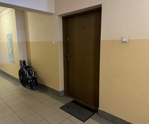 Tragedia w Poznaniu! W mieszkaniu znaleziono zwłoki ojca i syna