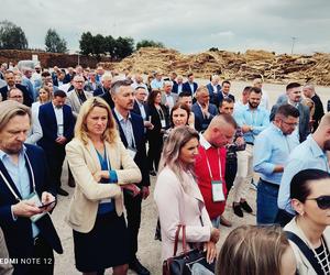  Pfleiderer w Wieruszowie. Otwarcie nowej wieży recyklingowej w fabryce