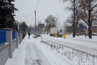 Kolejny atak zimy tej zimy w Lesznie. Miasto zasypane śniegiem