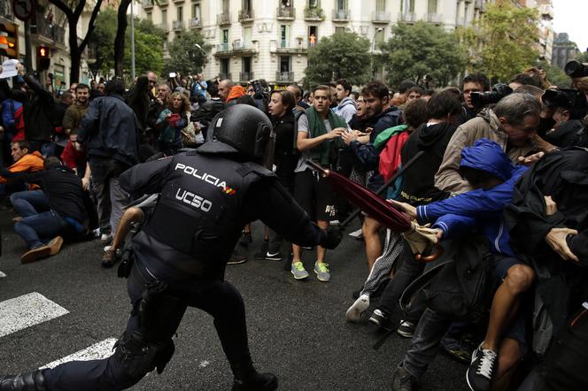 Katalonia, referendum, policja, starcia
