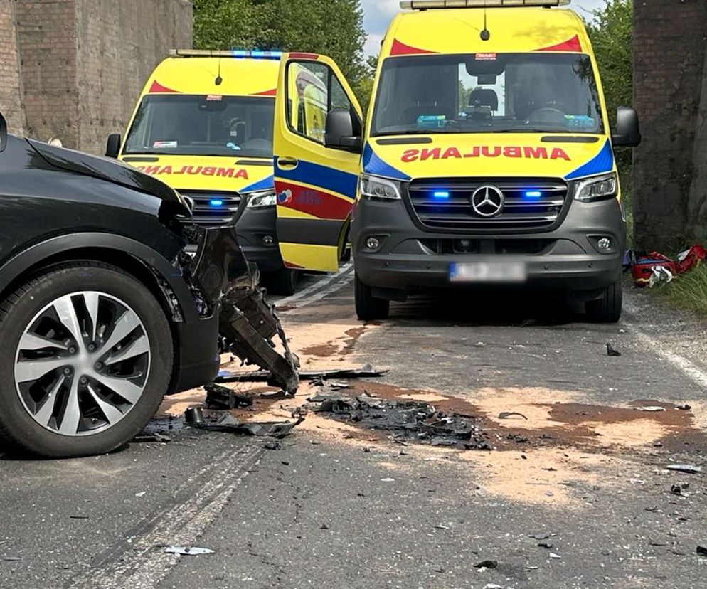 Kierująca suzuki nie żyje, są ranni! Trzy auta zderzyły się na DK 45 
