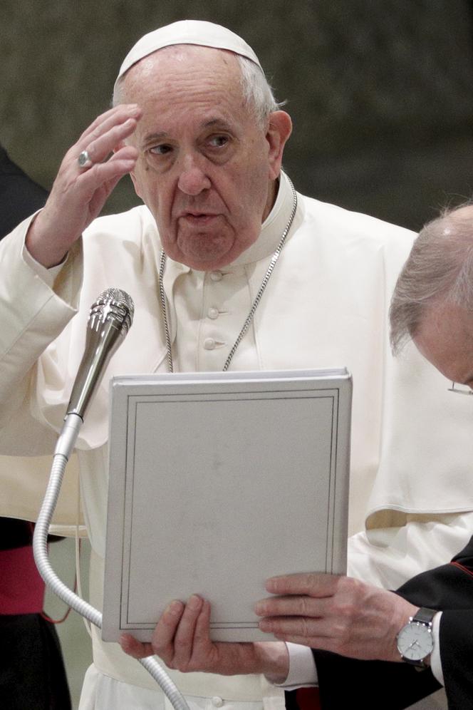 Papieski wizytator sprawdzi arcybiskupa