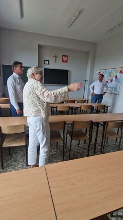 ​W szkołach w Lesznie praca wre. W których wakacyjne remonty? [ZDJĘCIA]