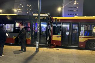 Autobusy zderzyły się w Warszawie. 10 osób rannych