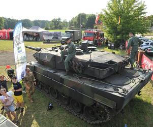 Armaty zagrzmiały w Warszawie. Obchody święta Wojska Polskiego