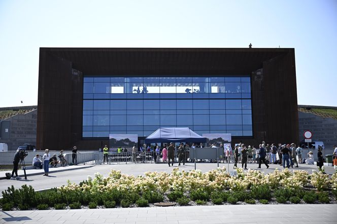 Muzeum Bitwy Warszawskiej. Pierwsze zdjęcia ze środka