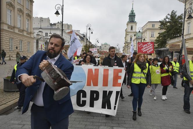 Warszawa. Wielki protest przeciwko budowie Centralnego Portu Komunikacyjnego