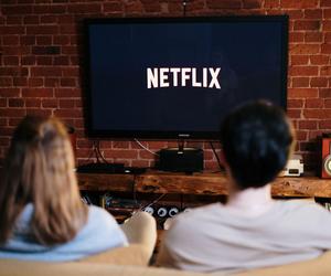 Netflix powinno oglądać się z prędkością 1.25x? Złoty środek na brak czasu... ale