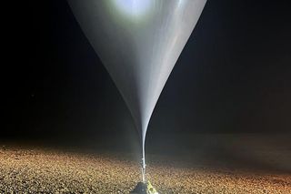 Podejrzane balony spadły na Warmii i Mazurach. Policja apeluje do mieszkańców