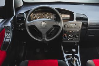 Opel Zafira A (1999) 