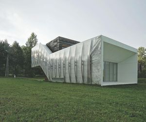 Wormhouse – architektoniczna gąsienica