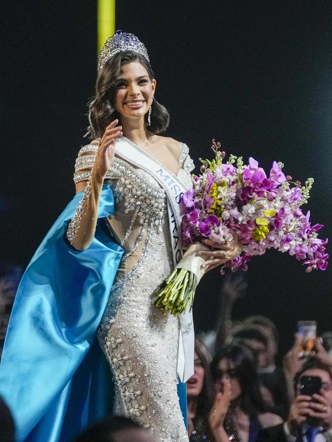 Miss Universe oskarżona o zdradę! "Nie może wrócić do kraju"