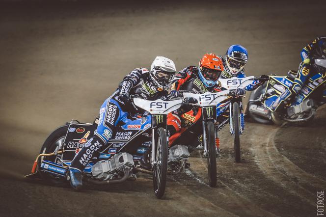 Bartosz Zmarzlik obronił tytuł mistrza świata na Motoarenie. Zdjęcia z toru i trybun