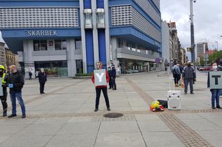 Protest przeciwko wyborom korespondencyjnym w Katowicach 