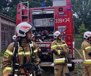 Na niebie widoczne były kłęby dymu. W Bielsko-Białej paliły się wraki samochodów