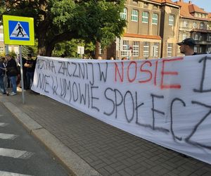 Paraliż w Katowicach. Rozpoczął się protest górników i hutników. Stal się hartuje, a rząd ją rujnuje