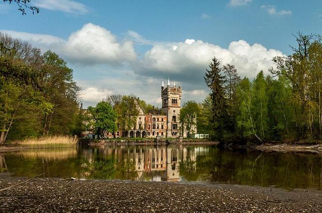 Pałac w Kopicach. Od bajki o Kopciuszku do ruiny