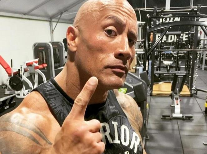 Dwayne Johnson ma gest! The Rock kupił mamie... SAMOCHÓD