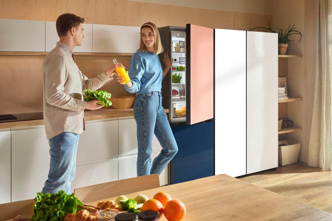 Jak układać jedzenie w lodówce? Wiemy, co trzymać na poszczególnych półkach!