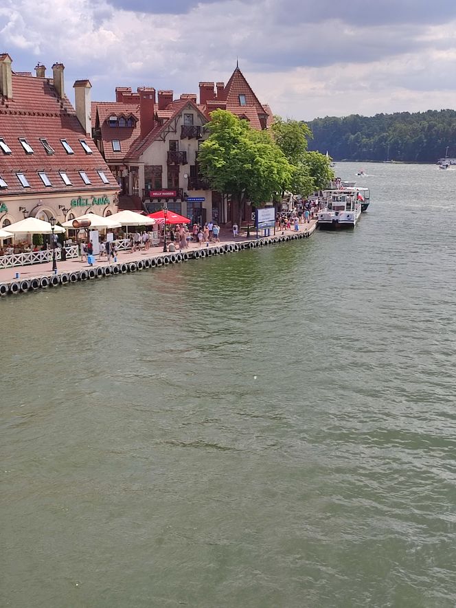 Mikołajki to mazurska Wenecja. Przyciągają turystów z całego świata