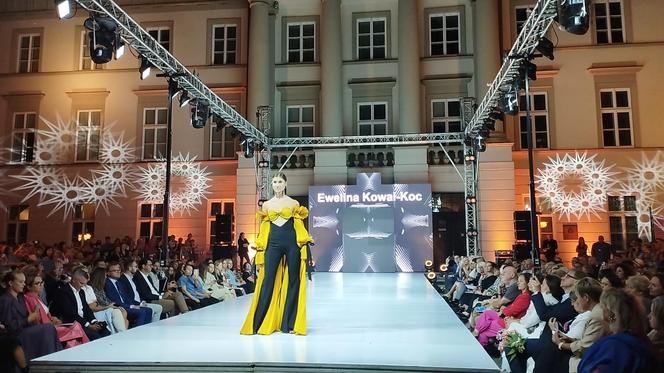 RADOM FASHION SHOW