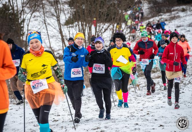 Bieg w spódnicach i sukienkach na Jurze