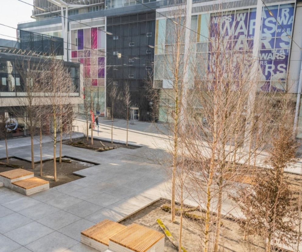 Nowe oblicze placu przed Zodiakiem